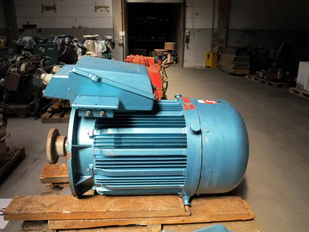 Image 1 of 3 - Jeumont-Schneider - FNC 355 LR4 V1