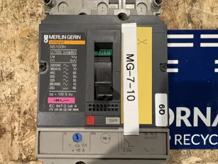 Merlin Gerin - Compact