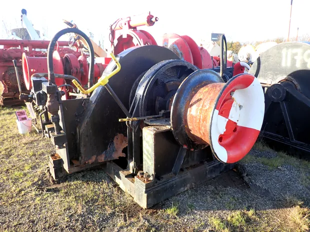 Image 1 of 7 - Anchor winch