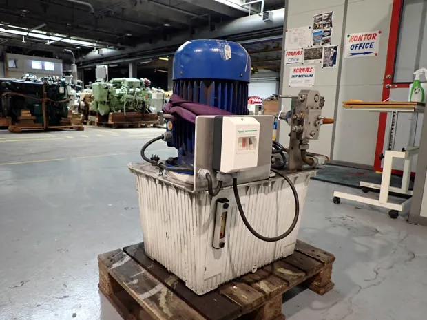 Image 3 of 5 - HS281