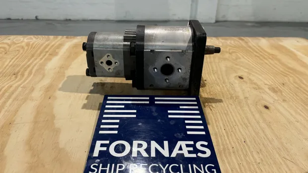 Image 4 of 8 - HP995