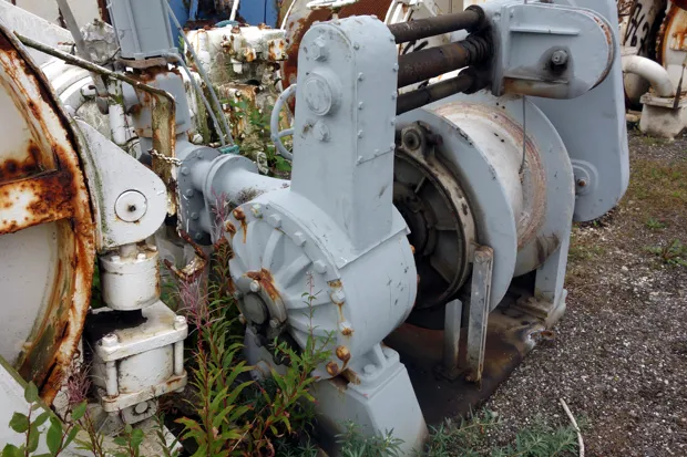 Image 2 of 3 - Wire winch