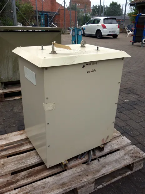 Image 2 of 3 - Noratel - 3LT80-440/400 DYN11-23