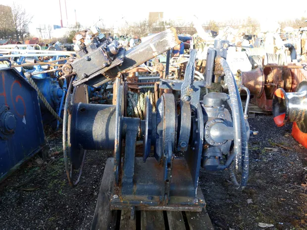 Image 1 of 3 - Tackle winch