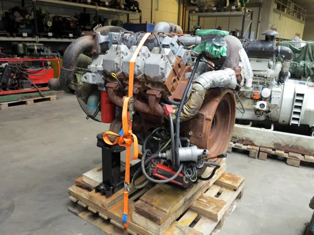 Image 4 of 4 - Deutz - 6 cyl