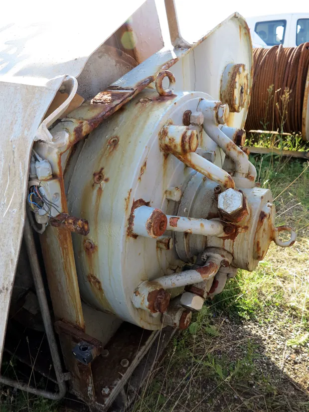 Image 3 of 4 - Trawl winch