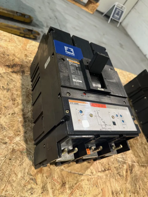 Image 5 of 5 - Merlin Gerin - C801N