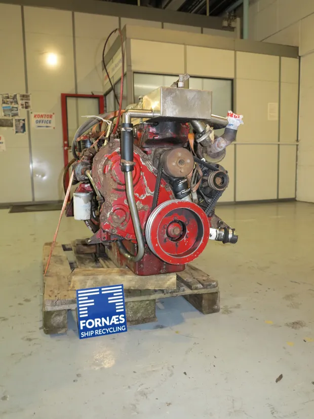 Image 3 of 5 - Ford - 2725E