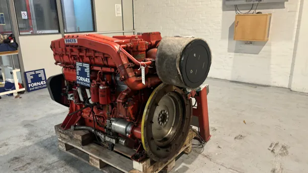 Image 4 of 9 - Scania  - DI12 64M