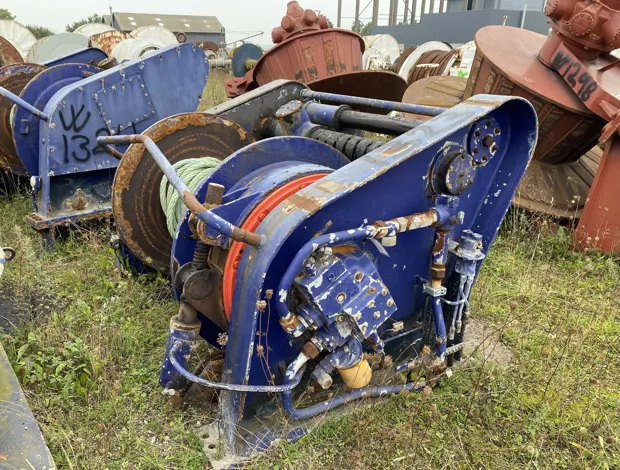 Image 4 of 7 - Trawl winch