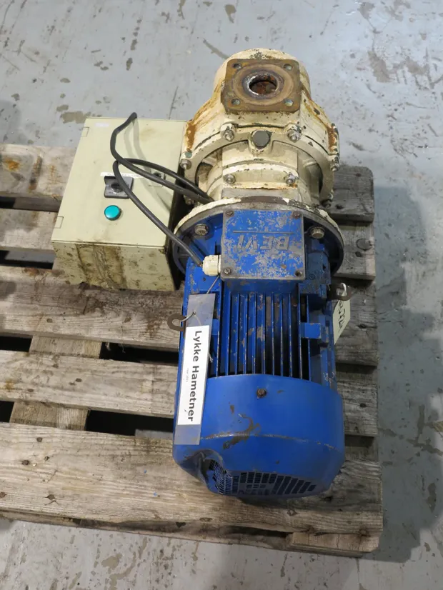 Image 4 of 6 - Azcue - CA50/7-A