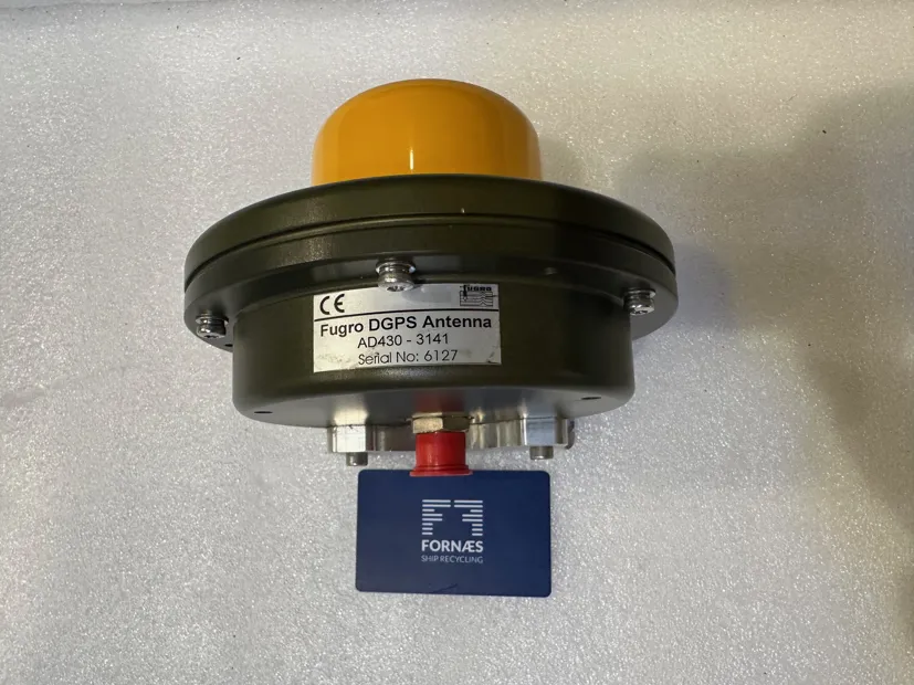 Image 4 of 4 - Fugro DGPS Antenne - AD430-3141