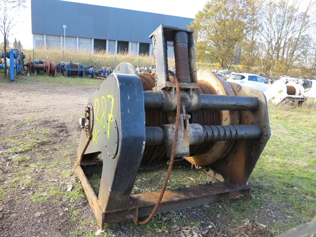 Image 5 of 6 - Trawl winch