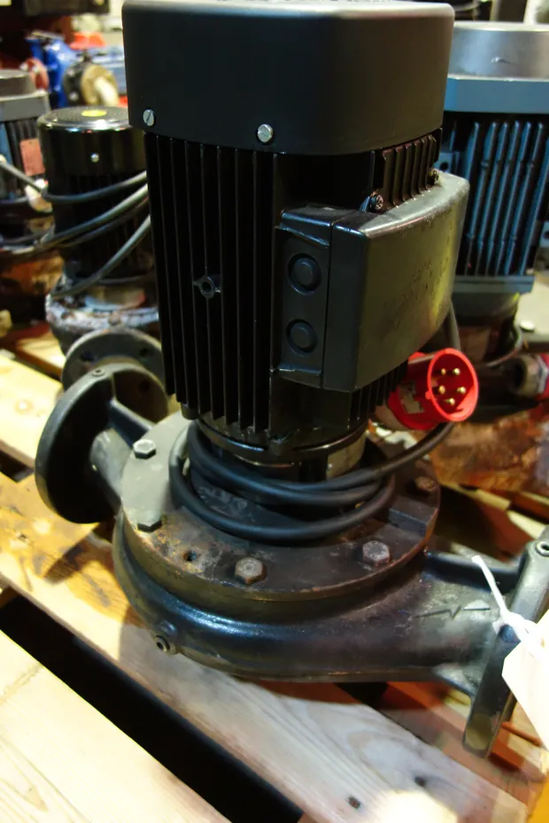 Image 2 of 2 - Grundfos - LM 65-200/187 A-F-A-AUUF