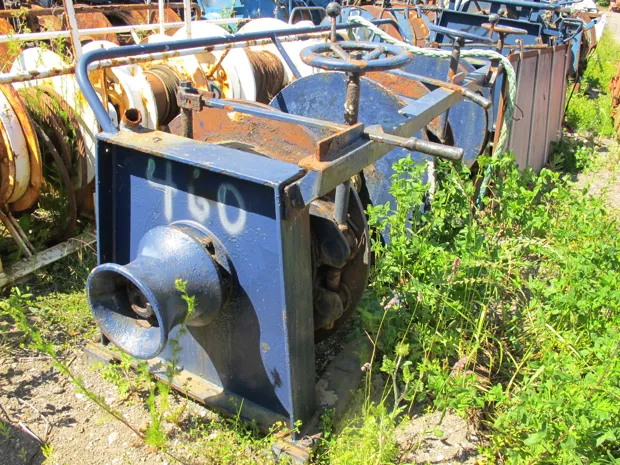 Image 2 of 2 - Trawl winch