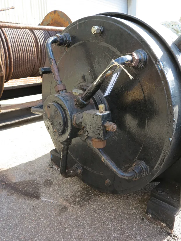 Image 5 of 6 - Trawl winch