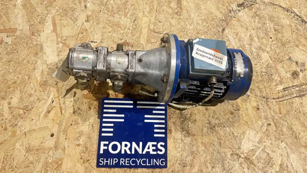 Image 5 of 9 - HP1044