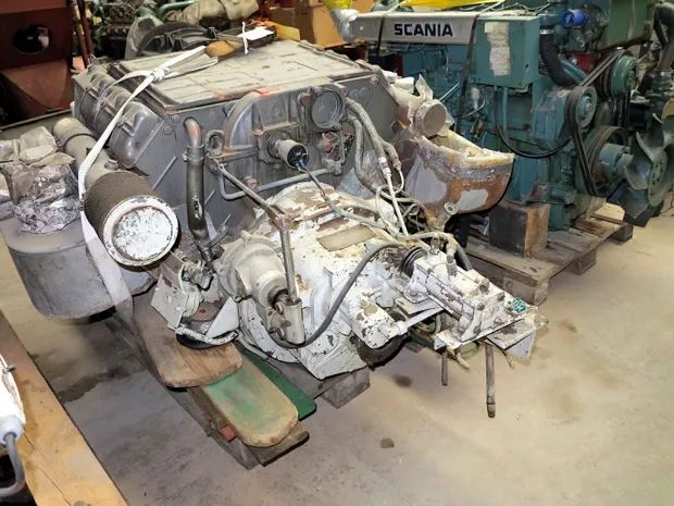 Image 2 of 3 - Deutz - F6L 413
