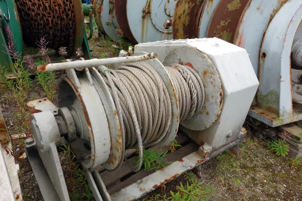 Image 1 of 2 - Mooring winch