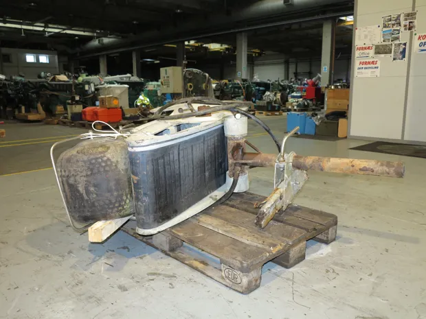 Image 2 of 5 - No plate