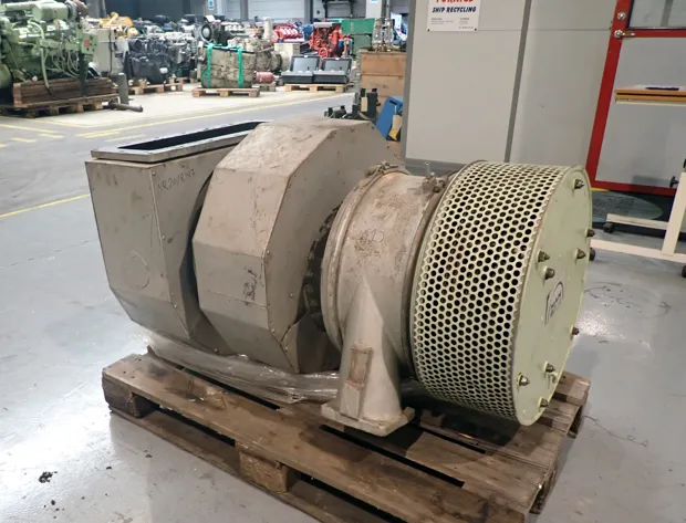 Image 4 of 6 - MAN B&W - NR 20/R147