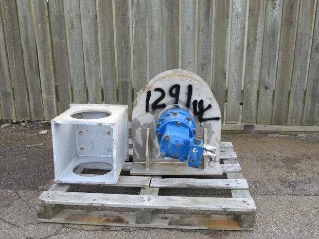 Image 1 of 5 - Tackle winch