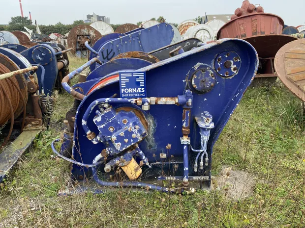 Image 1 of 7 - Trawl winch