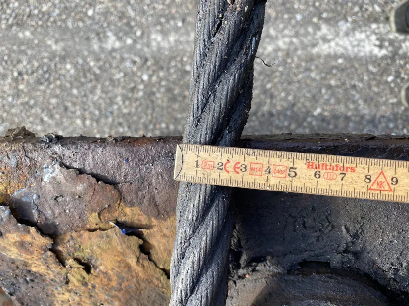 Image 3 of 9 - Split winch