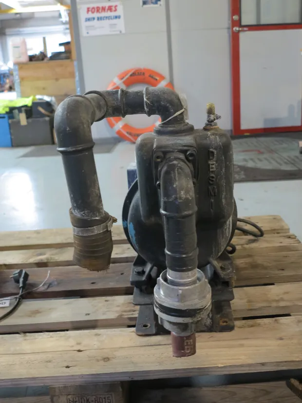 Image 2 of 5 - Desmi - SA-35-100-098