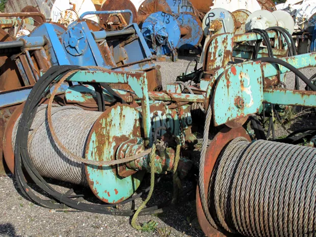 Image 4 of 8 - Wire winch