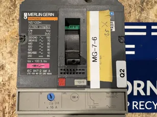 Merlin Gerin - Compact