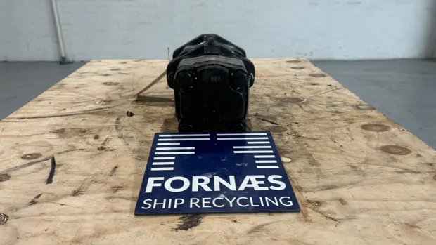 Image 5 of 7 - HP990