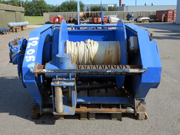 Image 5 of 6 - Split winch