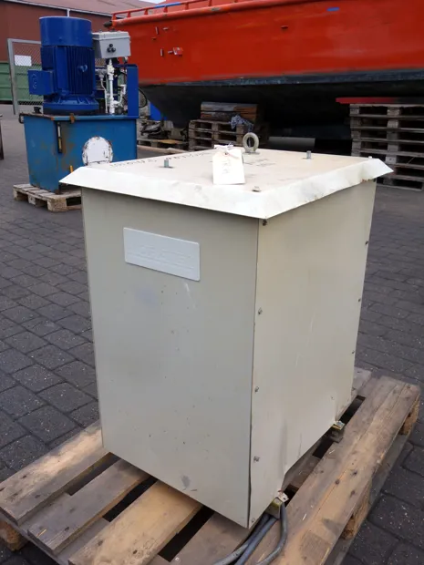 Image 2 of 3 - Noratel - 3LT80-440/400 DYN11-23