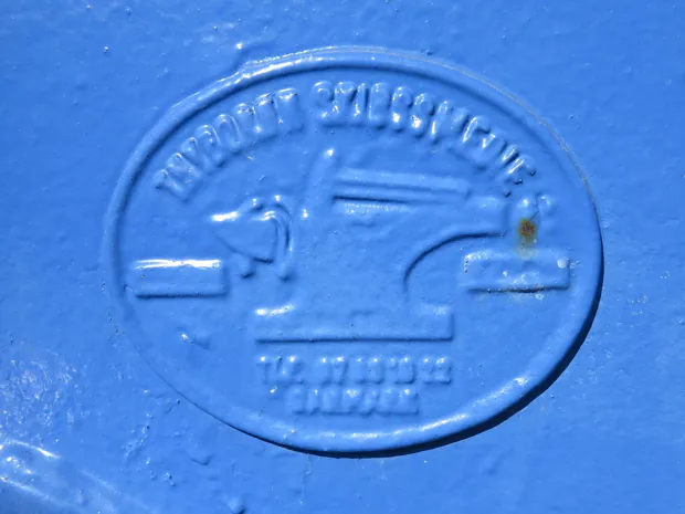 Image 5 of 5 - Split winch