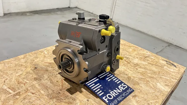 Image 2 of 9 - HP1024