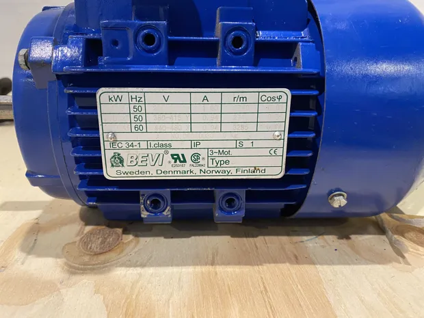 Image 4 of 5 - Bevi - A2