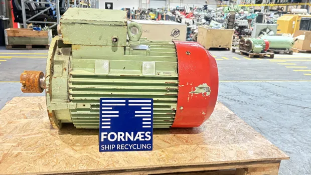 Image 2 of 8 - Lönne - VC200LK04