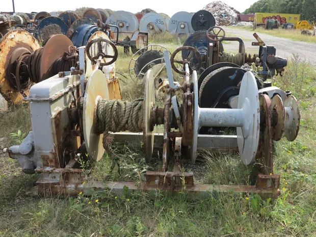 Image 1 of 4 - Trawl winch