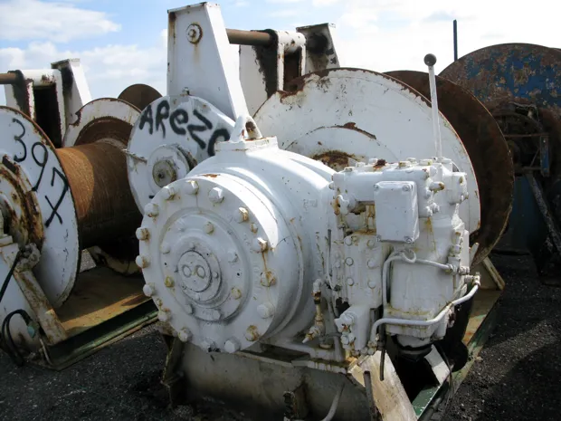 Image 2 of 2 - Split winch