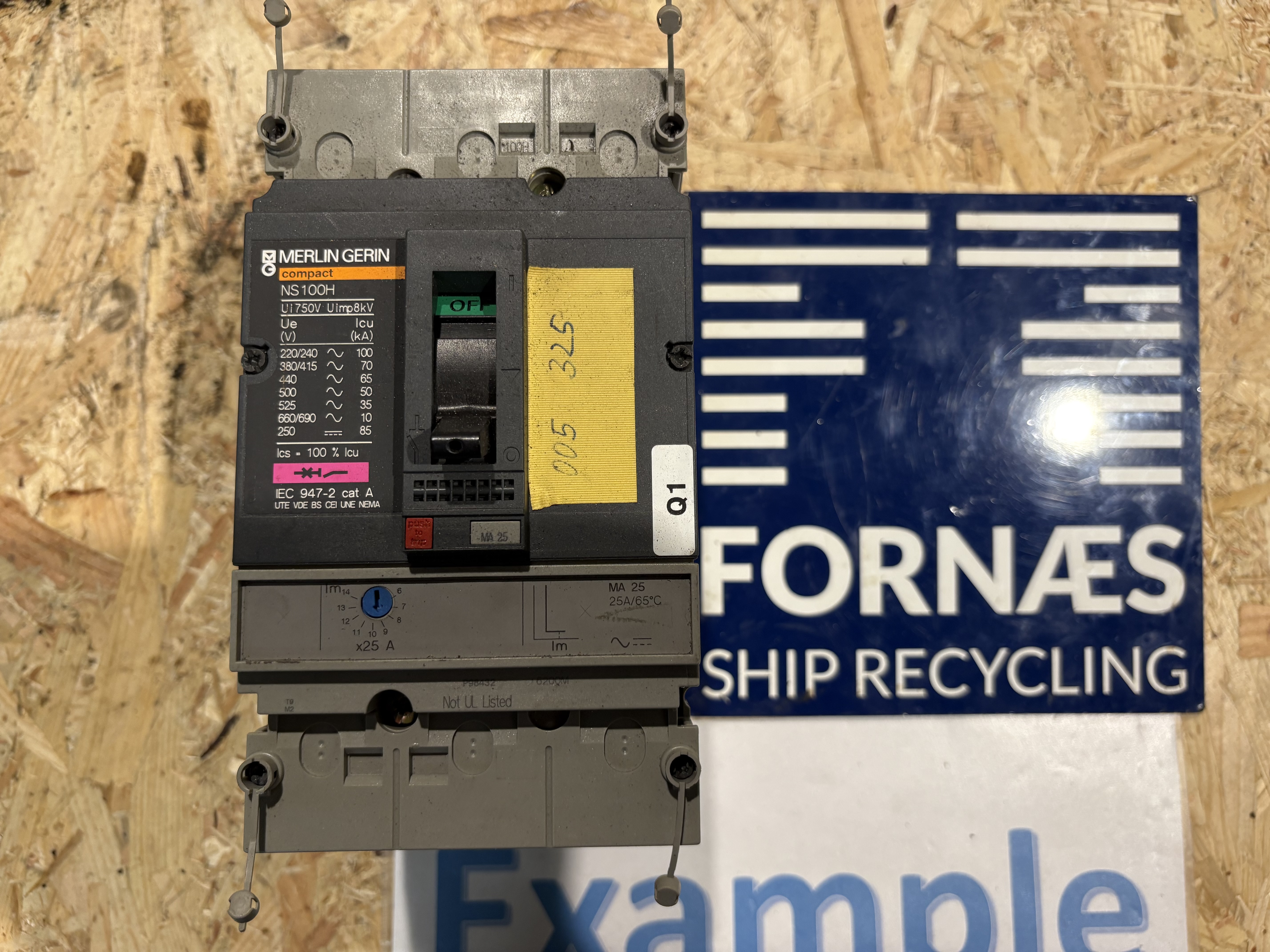 MERLIN GERIN - NS100H