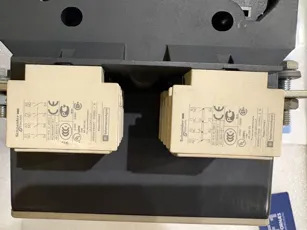 SCHNEIDER - LC1F5004