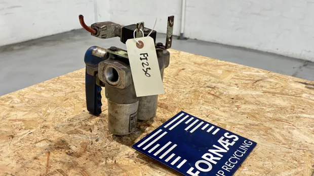 Image 5 of 7 - Mahle - PI 2105-58 NBR