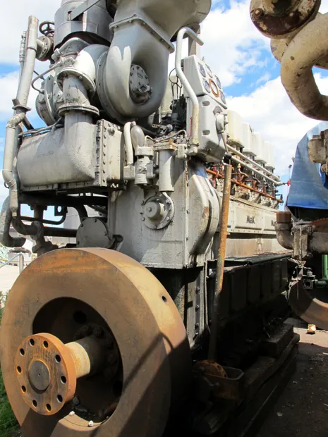 Image 2 of 5 - MaK - 6M 451 AK