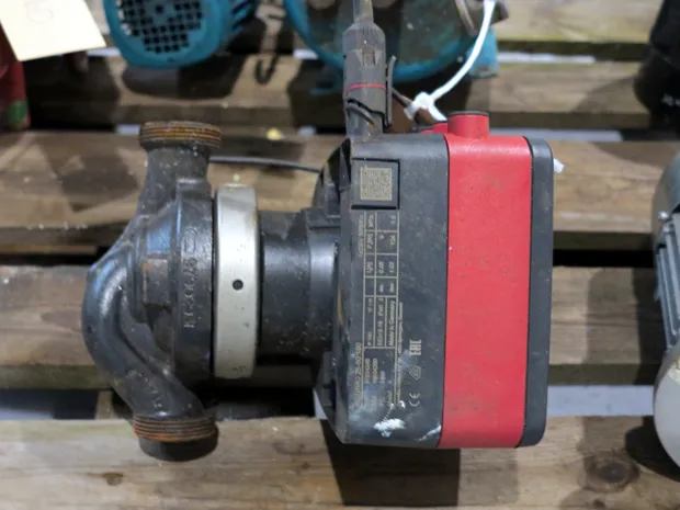 Image 3 of 4 - Grundfos - MAGMA3 25-80-180