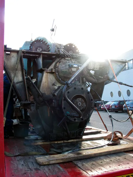 Image 2 of 5 - Ulstein - 600 AGSC. 2 KP