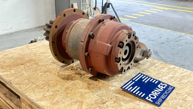 Image 5 of 9 - David Brown - 690108663