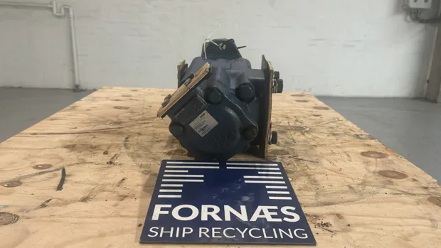 Image 2 of 11 - HP985