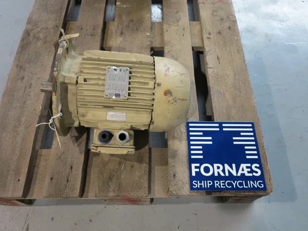 Image 1 of 3 - Weg - 100L-4