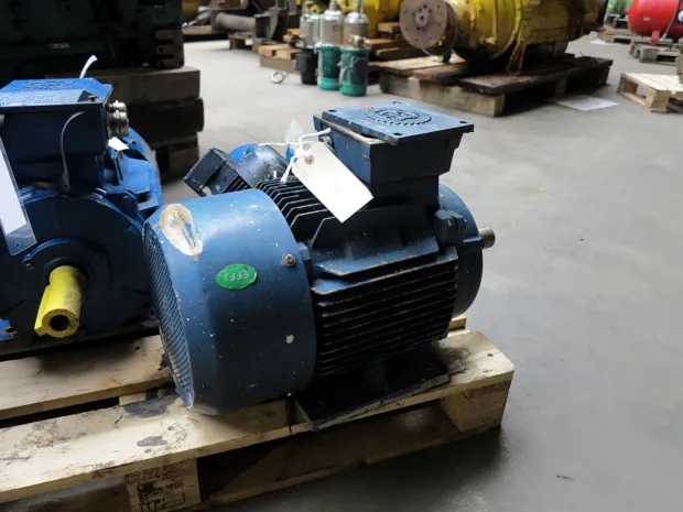 Image 1 of 2 - Hoyer Motors - Y2E2-160M1-2